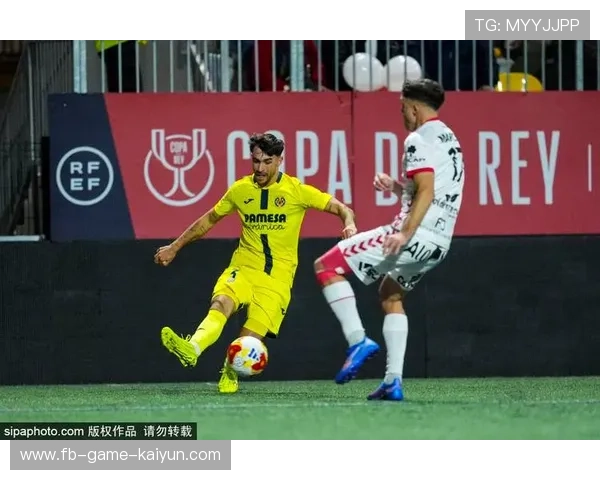 前锋连续进球，表现火爆引发球迷关注，前锋进球率多少