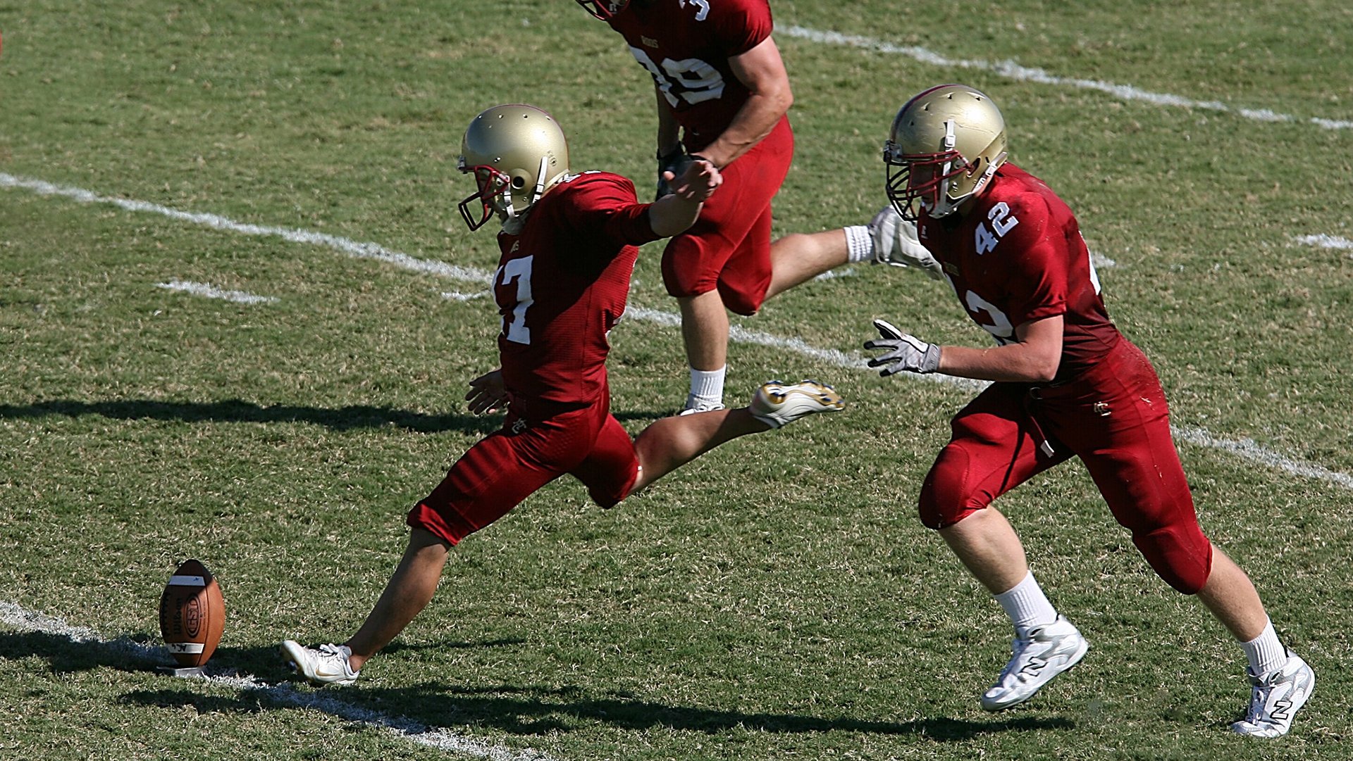 中国足球职业联赛完善青训输送积分激励制度,中国足球青训体系是什么